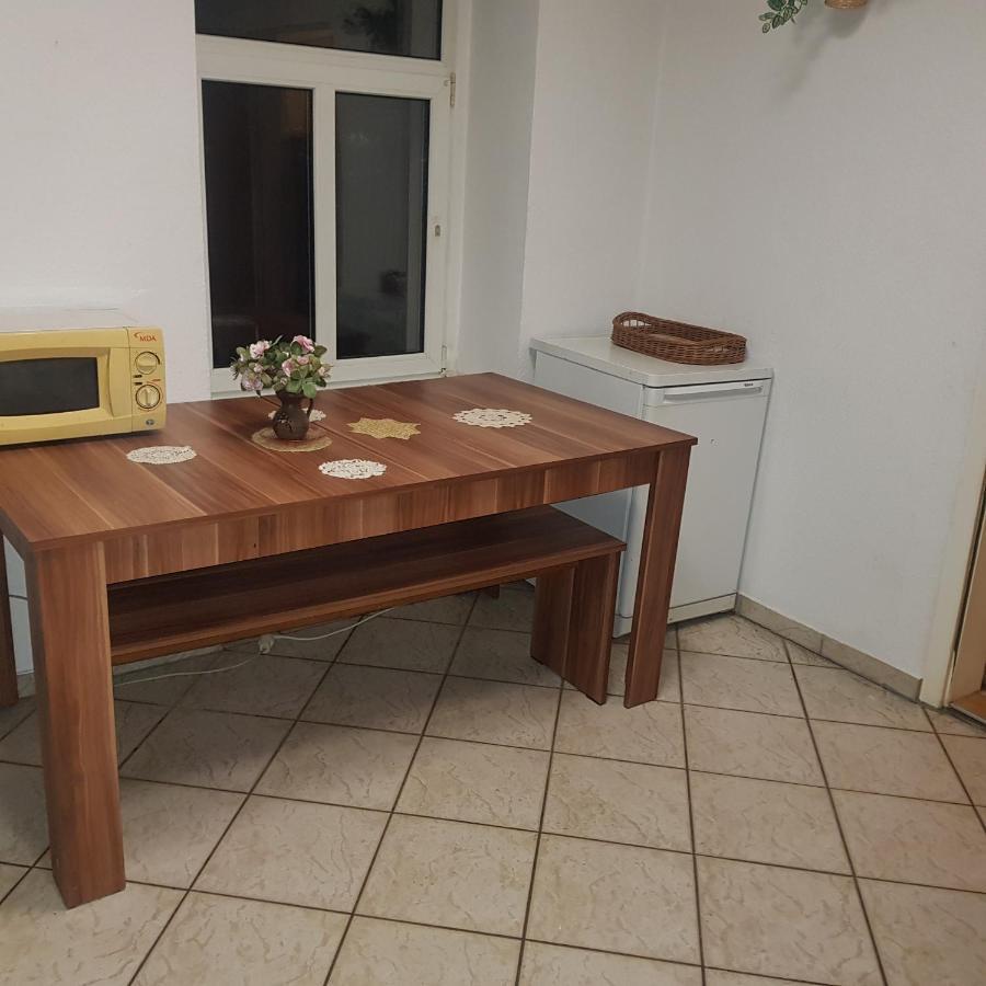Ferienwohnung Wettin Am Petersbrunnen 外观 照片